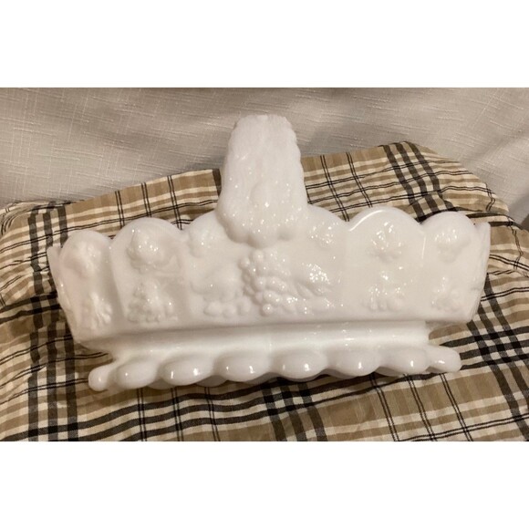 Vintage Westmoreland Milk Glass Grape & Vine Split Handle Basket/Candy Dish - Picture 9 of 12